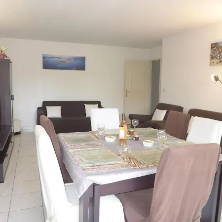 Apartment Le Clos Saens-1 By Interhome Saint Aygulf