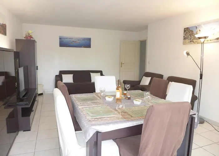 Apartment Le Clos Saens-1 By Interhome Saint Aygulf